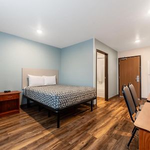 Queen Suite Disability Access